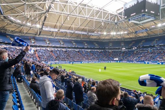 FC Schalke 04 vs SSV Jahn Regensburg (2-1) (2)