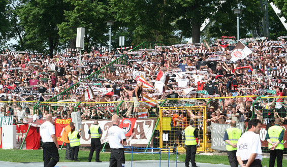 FC Rot-Weiß Erfurt vs FC St. Pauli (0-3) (5)