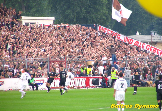 FC St. Pauli vs Dynamo Dresden (2-2) (10)