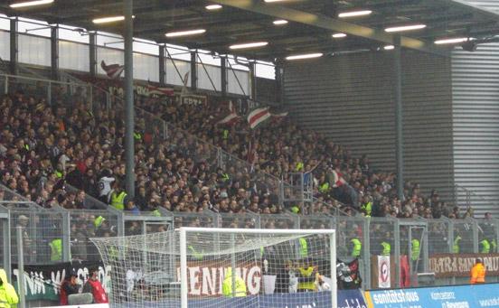 SV Wehen Wiesbaden vs FC St. Pauli (1-3) (13)