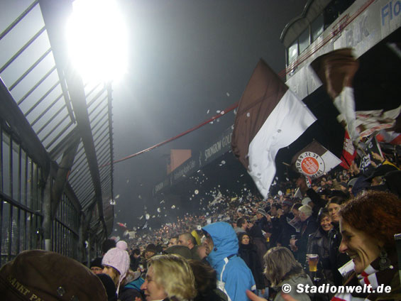 FC St. Pauli vs Rot-Weiß Ahlen (2-2) (8)