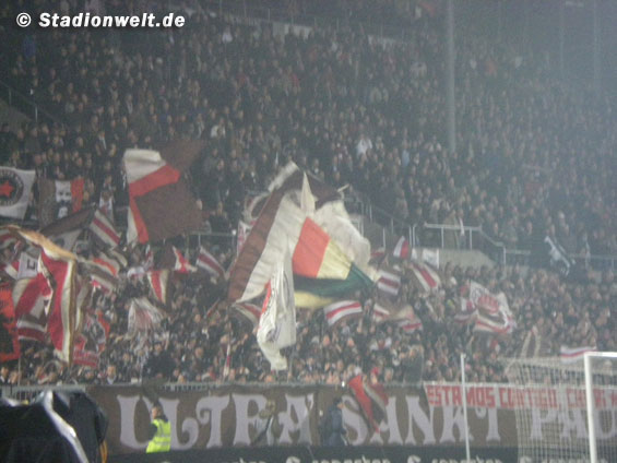 FC St. Pauli vs Rot-Weiß Ahlen (2-2) (9)