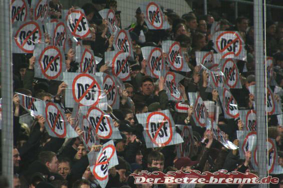 FC St. Pauli vs 1. FC Kaiserslautern (2-0) (2)