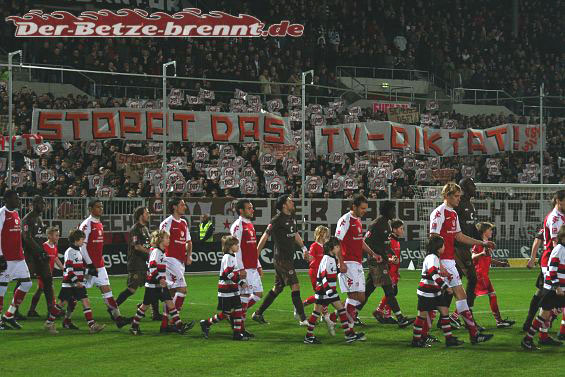FC St. Pauli vs 1. FC Kaiserslautern (2-0) (9)