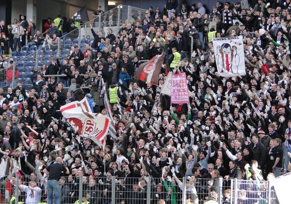 Eintracht Frankfurt vs FC St. Pauli (2-1) (1)