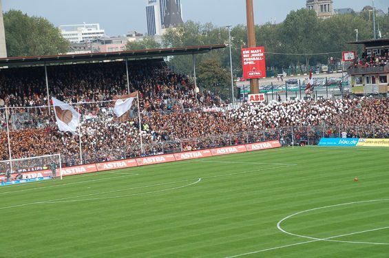 FC St. Pauli vs Hamburger SV (1-1) (42)