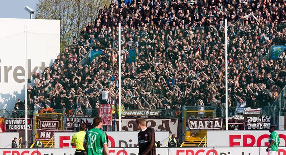 SpVgg Fürth vs FC St. Pauli (2-1) (10)