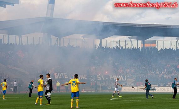 Eintracht Braunschweig vs FC St. Pauli (1-0) (5)