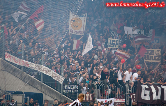 Eintracht Braunschweig vs FC St. Pauli (1-0) (6)