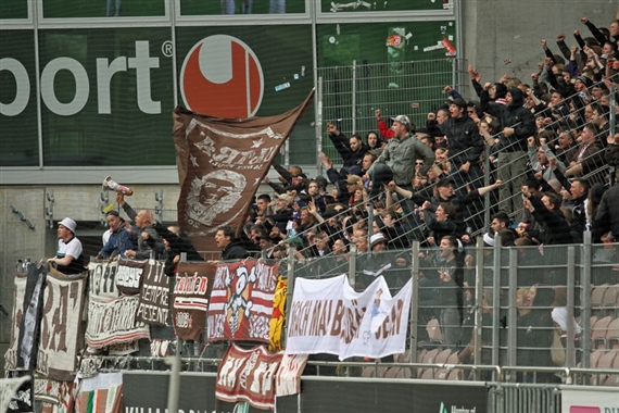 1. FC Kaiserslautern vs FC St. Pauli (1-2) (3)