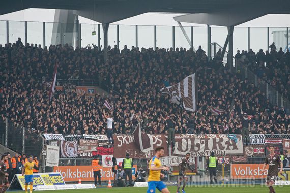 Eintracht Braunschweig vs FC St. Pauli (1-2) (1)