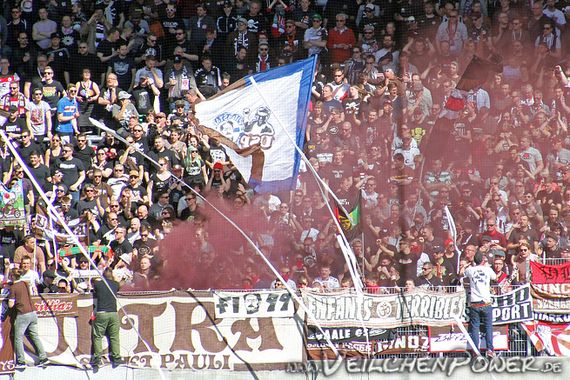 FC Erzgebirge Aue vs FC St. Pauli (2-1) (3)