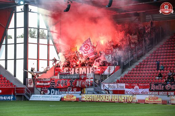 SSV Jahn Regensburg vs Hallescher FC (2-0) (3)