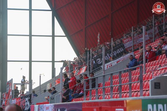 SSV Jahn Regensburg vs Hallescher FC (2-0) (4)