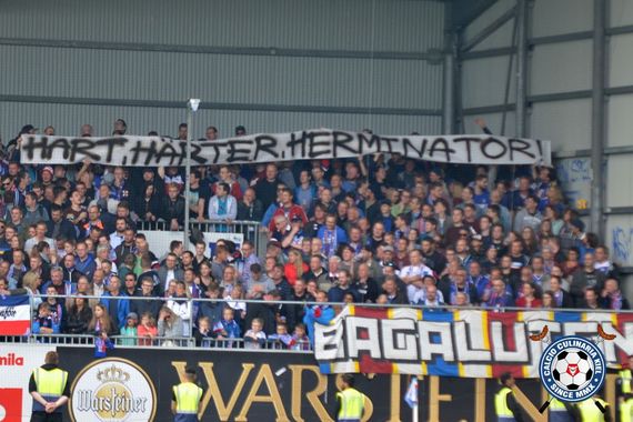Holstein Kiel vs Hallescher FC (3-0) (7)