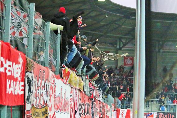 Hallescher FC vs SG Sonnenhof-Großaspach (2-0) (2)