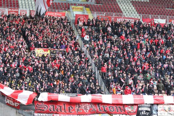 1. FC Kaiserslautern vs Hallescher FC (0-0) (7)