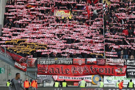 1. FC Kaiserslautern vs Hallescher FC (0-0) (9)