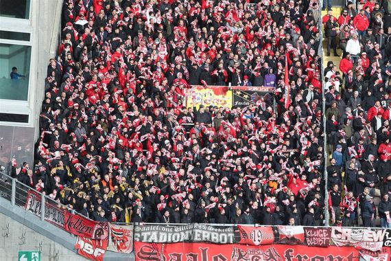 1. FC Kaiserslautern vs Hallescher FC (0-0) (10)