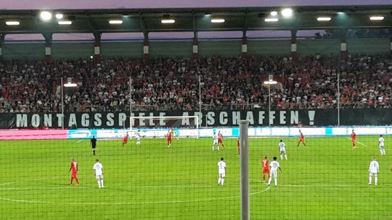 Hallescher FC vs FC Bayern München II (1-2) (4)