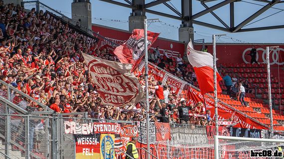 FC Ingolstadt 04 vs Hallescher FC (2-3) (1)
