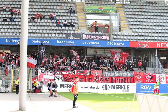 SC Freiburg II vs Hallescher FC (1-1) (7)