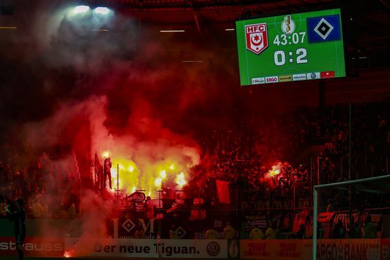 Hallescher FC vs Hamburger SV (0-4) (6)