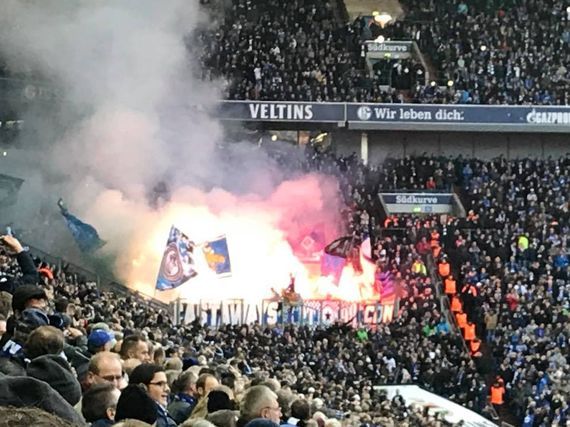 FC Schalke 04 vs Hamburger SV (2-0) (4)
