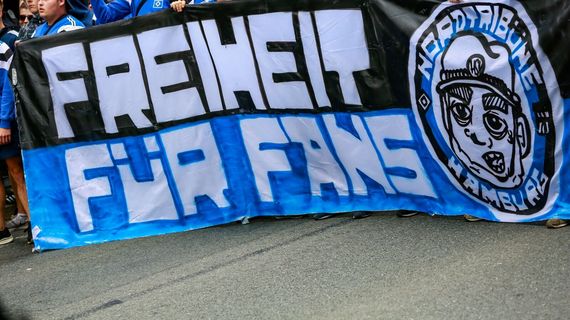 VfL Osnabrück vs Hamburger SV (3-1) (3)
