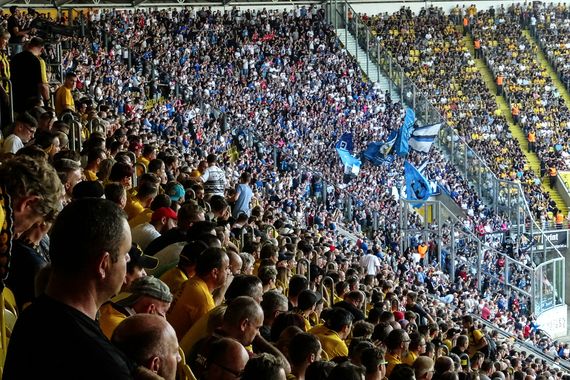 Dynamo Dresden vs Hamburger SV (0-1) (23)