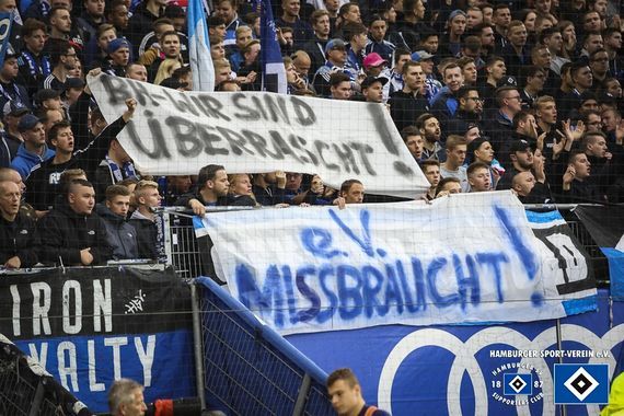 Hamburger SV vs SSV Jahn Regensburg (0-5) (6)