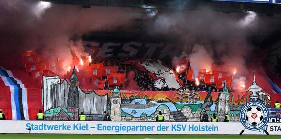 Holstein Kiel vs Hamburger SV (1-1) (9)