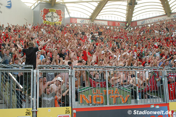 Bayer 04 Leverkusen vs Hannover 96 (2-1) (1)