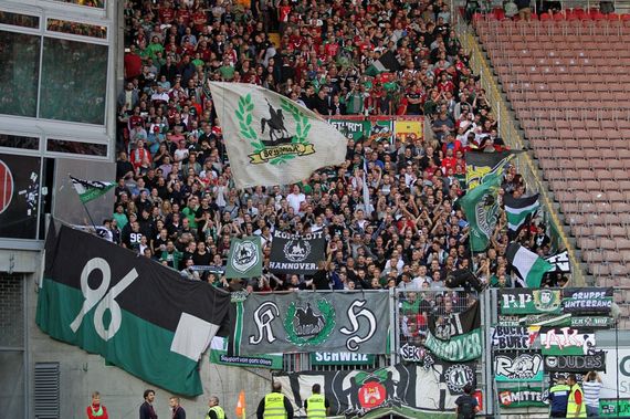1. FC Kaiserslautern vs Hannover 96 (0-4) (2)