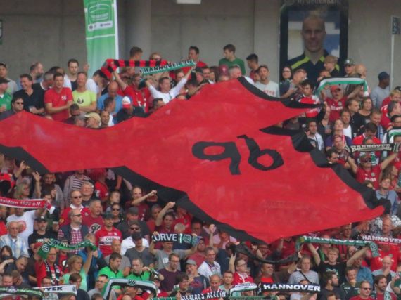 Hannover 96 vs FC Schalke 04 (1-0) (2)