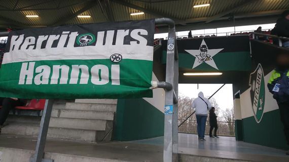 Hannover 96 vs FC Bayern München (0-4) (3)