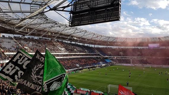 Hannover 96 vs 1. FC Nürnberg (2-0) (1)