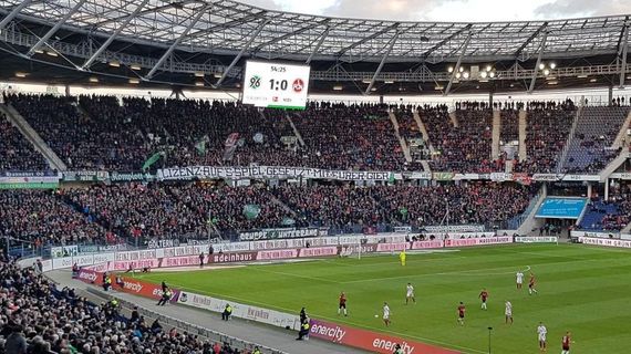 Hannover 96 vs 1. FC Nürnberg (2-0) (3)