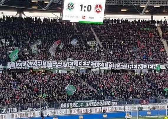 Hannover 96 vs 1. FC Nürnberg (2-0) (4)