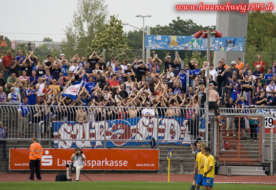 Eintracht Braunschweig vs Holstein Kiel (2-1) (2)