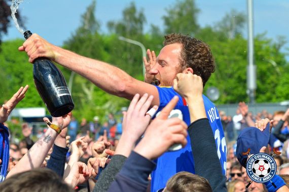 Holstein Kiel vs Hallescher FC (3-0) (14)