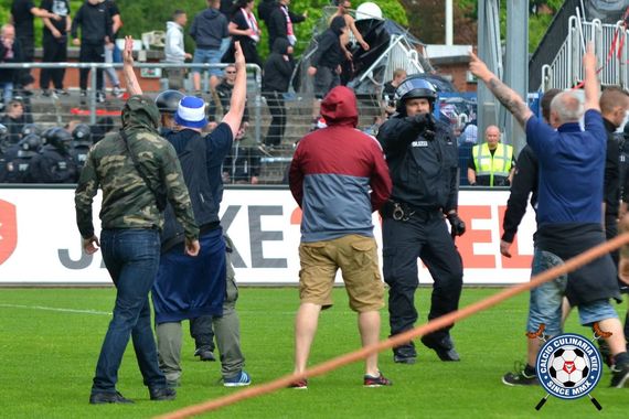Holstein Kiel vs Hallescher FC (3-0) (16)