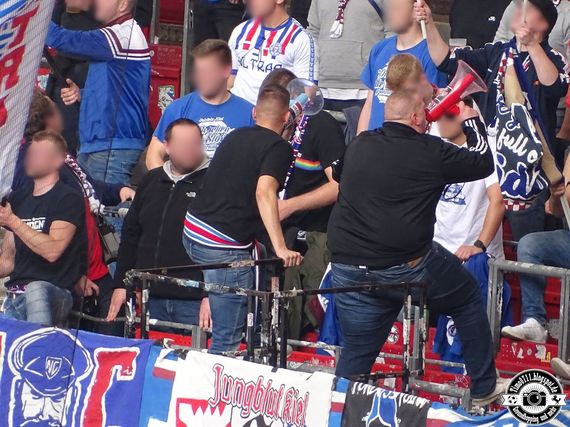VfB Stuttgart vs Holstein Kiel (0-1) (8)