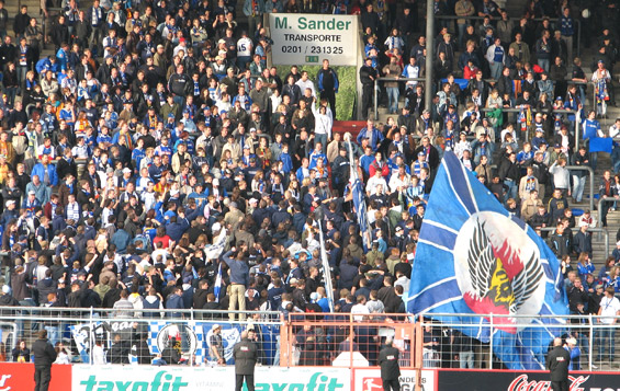 Rot-Weiss Essen vs Karlsruher SC (1-2) (4)