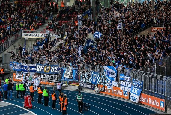 Eintracht Braunschweig vs Karlsruher SC (0-2) (8)