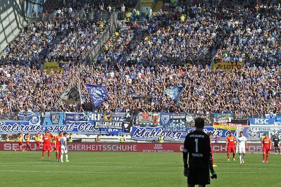 1. FC Kaiserslautern vs Karlsruher SC (2-0) (8)