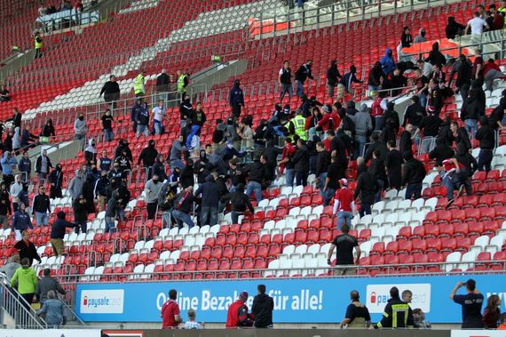 1. FC Kaiserslautern vs Karlsruher SC (2-0) (9)