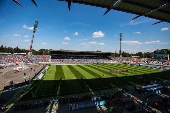 Karlsruher SC vs FC St. Pauli (1-2) (8)