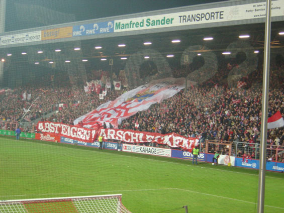 Rot-Weiss Essen vs Wacker Burghausen (1-2) (6)
