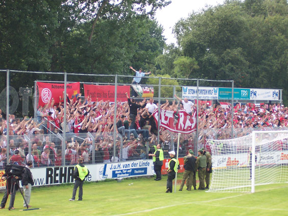 Kickers Emden vs Rot-Weiss Essen (0-3) (2)